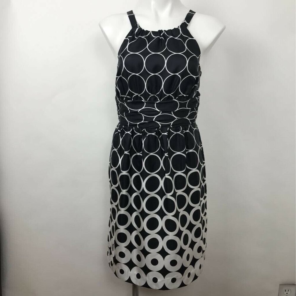 mini white cocktail dress Sophia NA-06.08.26AM Size:xs-1 V neckline design skillfully Judy Blue Jeans |